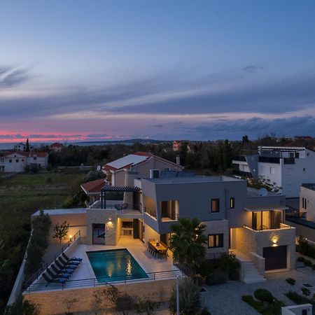 Villa Roca With Heated Pool And Sauna Привлака Екстериор снимка