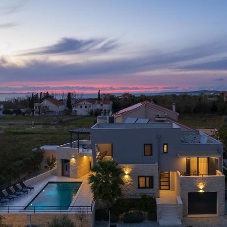 Villa Roca With Heated Pool And Sauna Привлака Екстериор снимка
