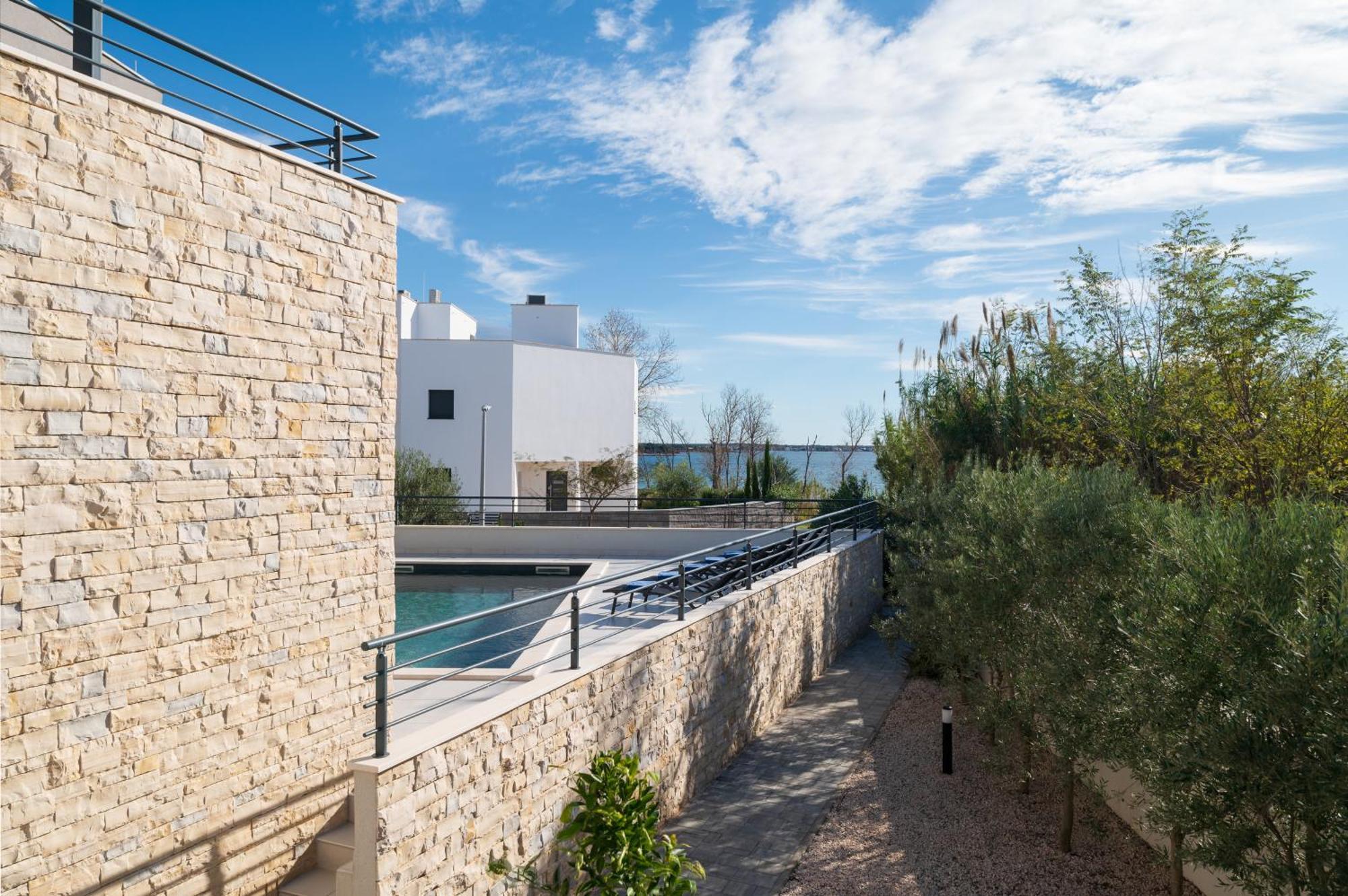 Villa Roca With Heated Pool And Sauna Привлака Екстериор снимка