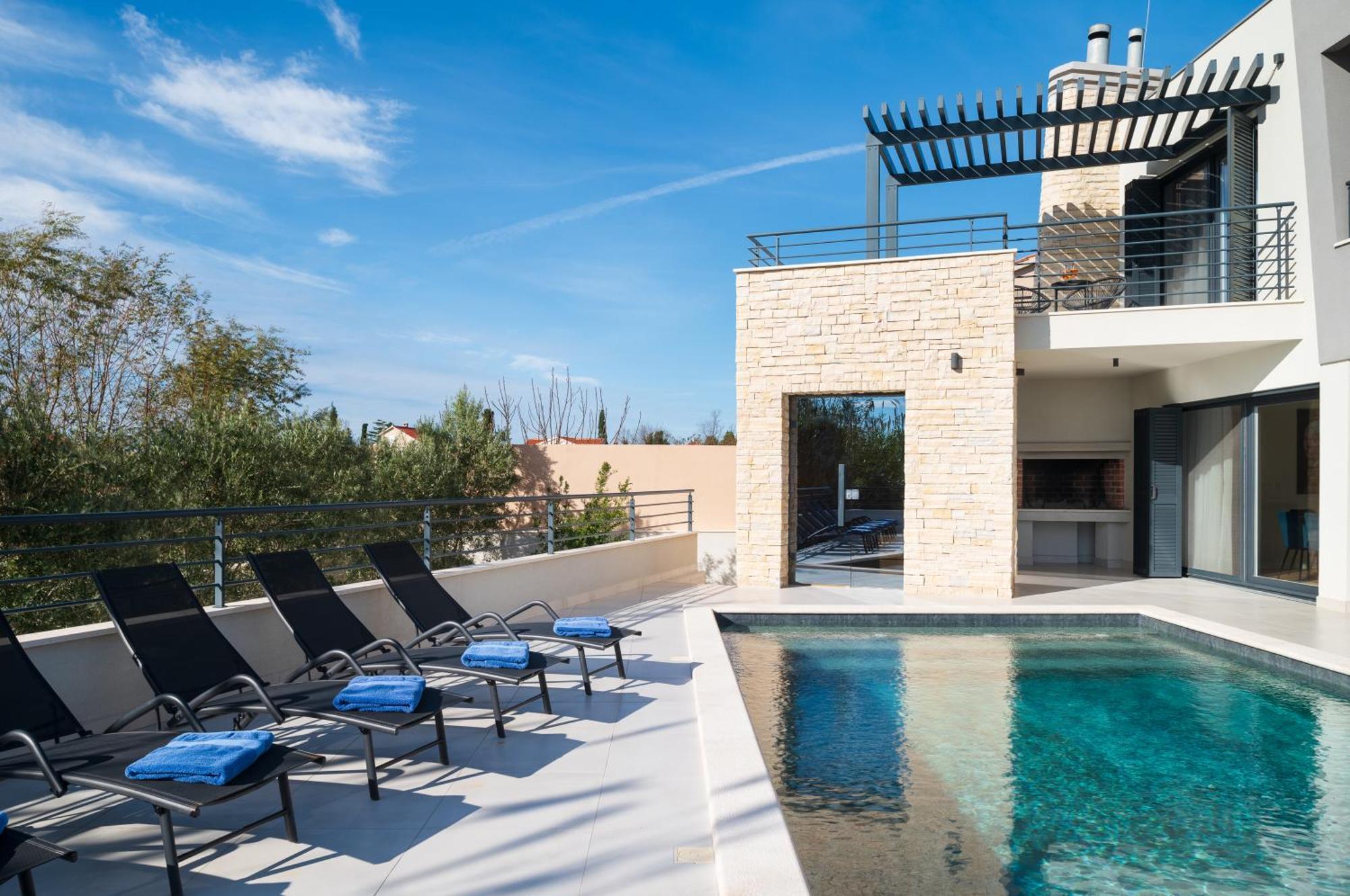 Villa Roca With Heated Pool And Sauna Привлака Екстериор снимка