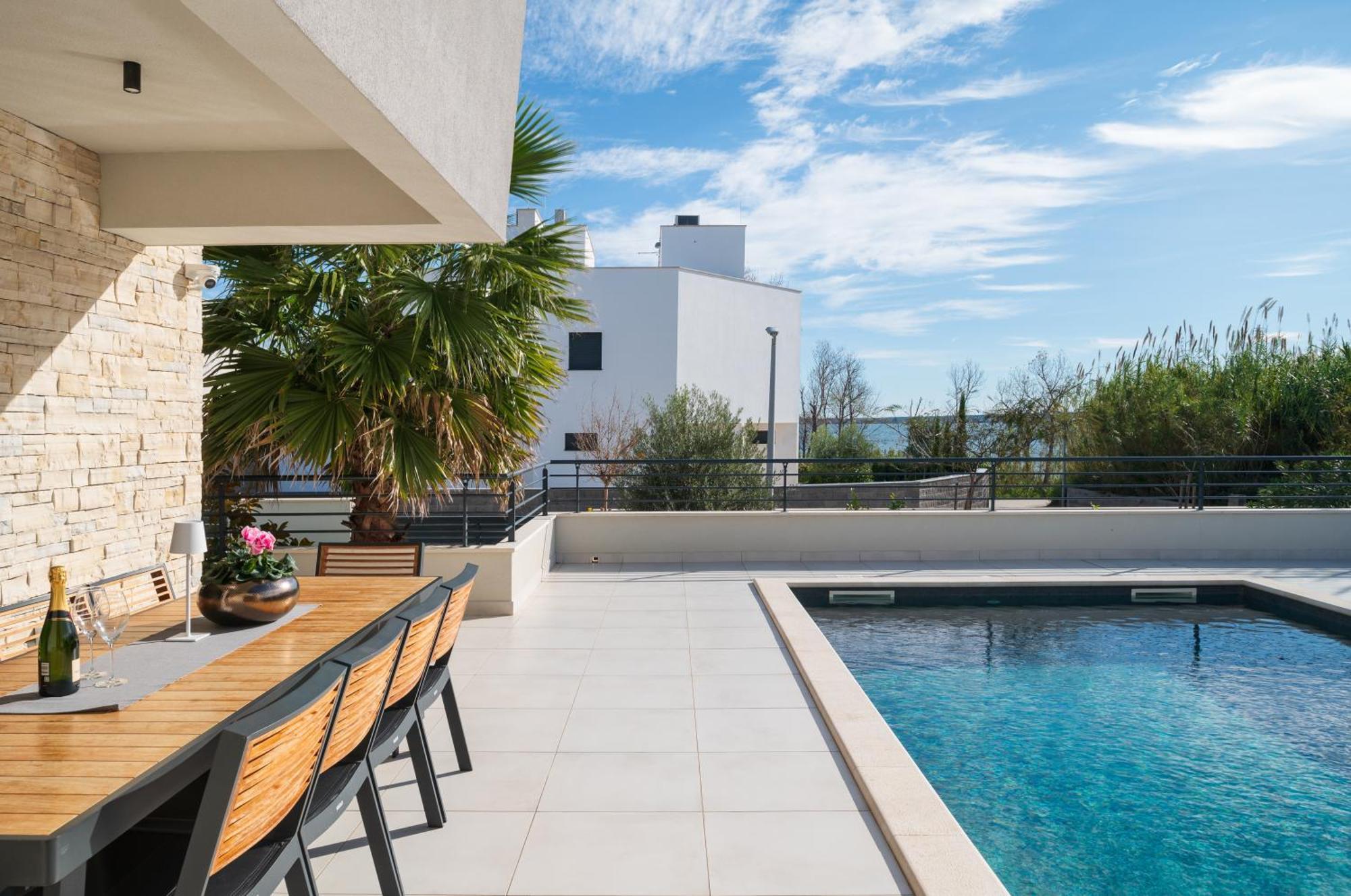 Villa Roca With Heated Pool And Sauna Привлака Екстериор снимка