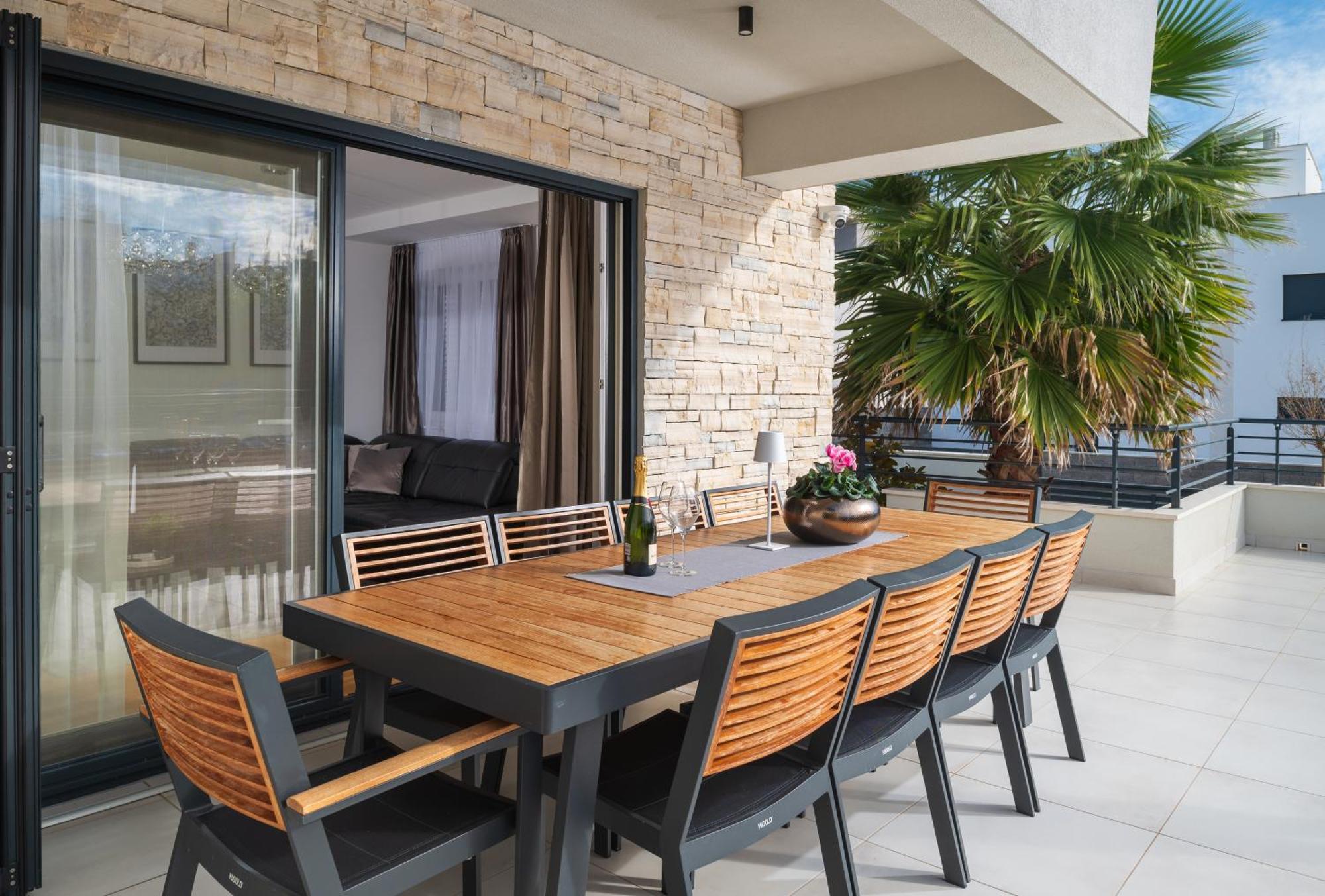 Villa Roca With Heated Pool And Sauna Привлака Екстериор снимка