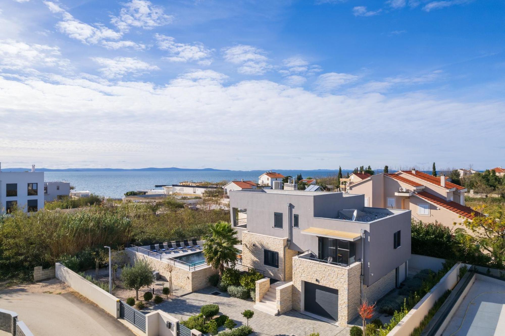 Villa Roca With Heated Pool And Sauna Привлака Екстериор снимка