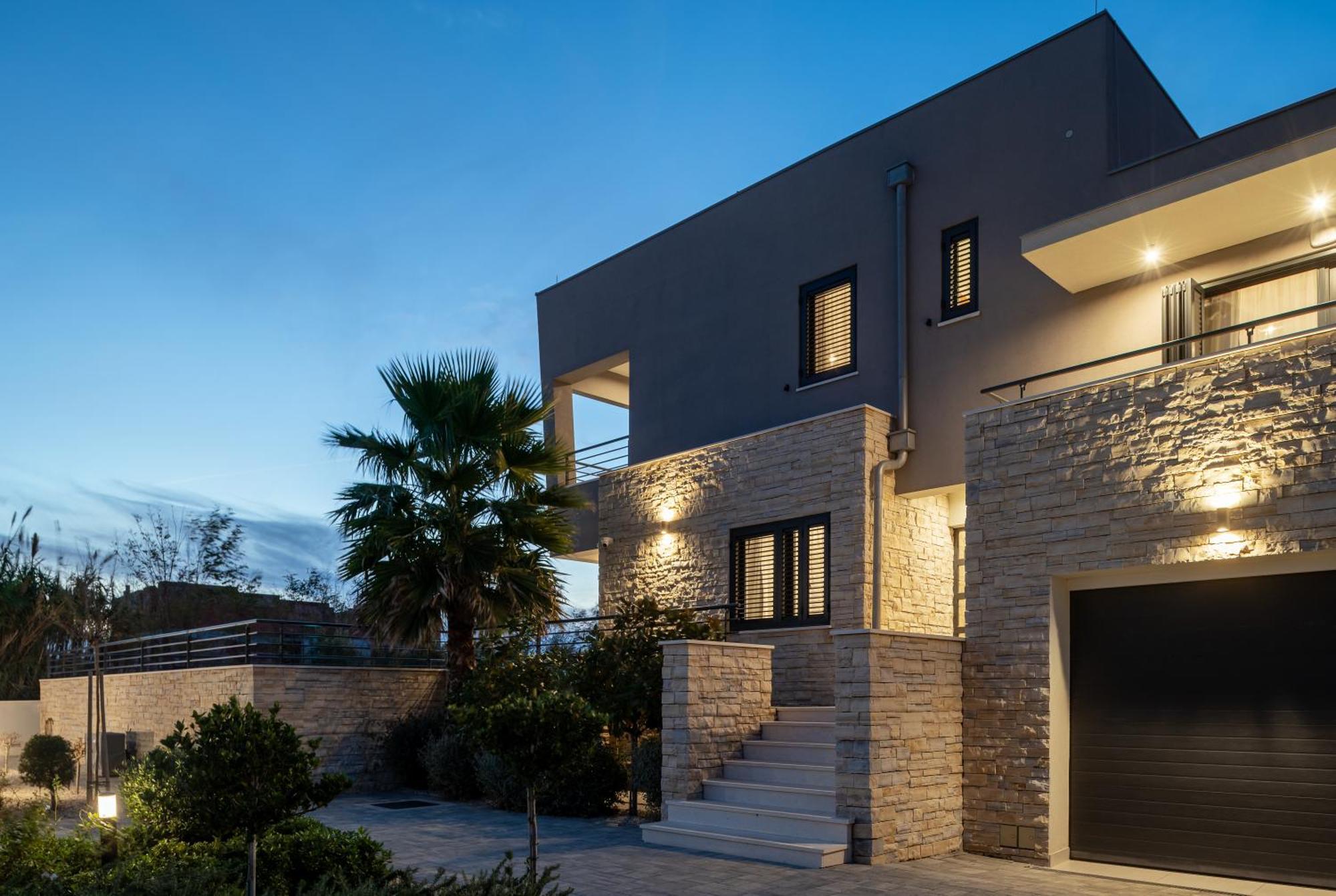 Villa Roca With Heated Pool And Sauna Привлака Екстериор снимка