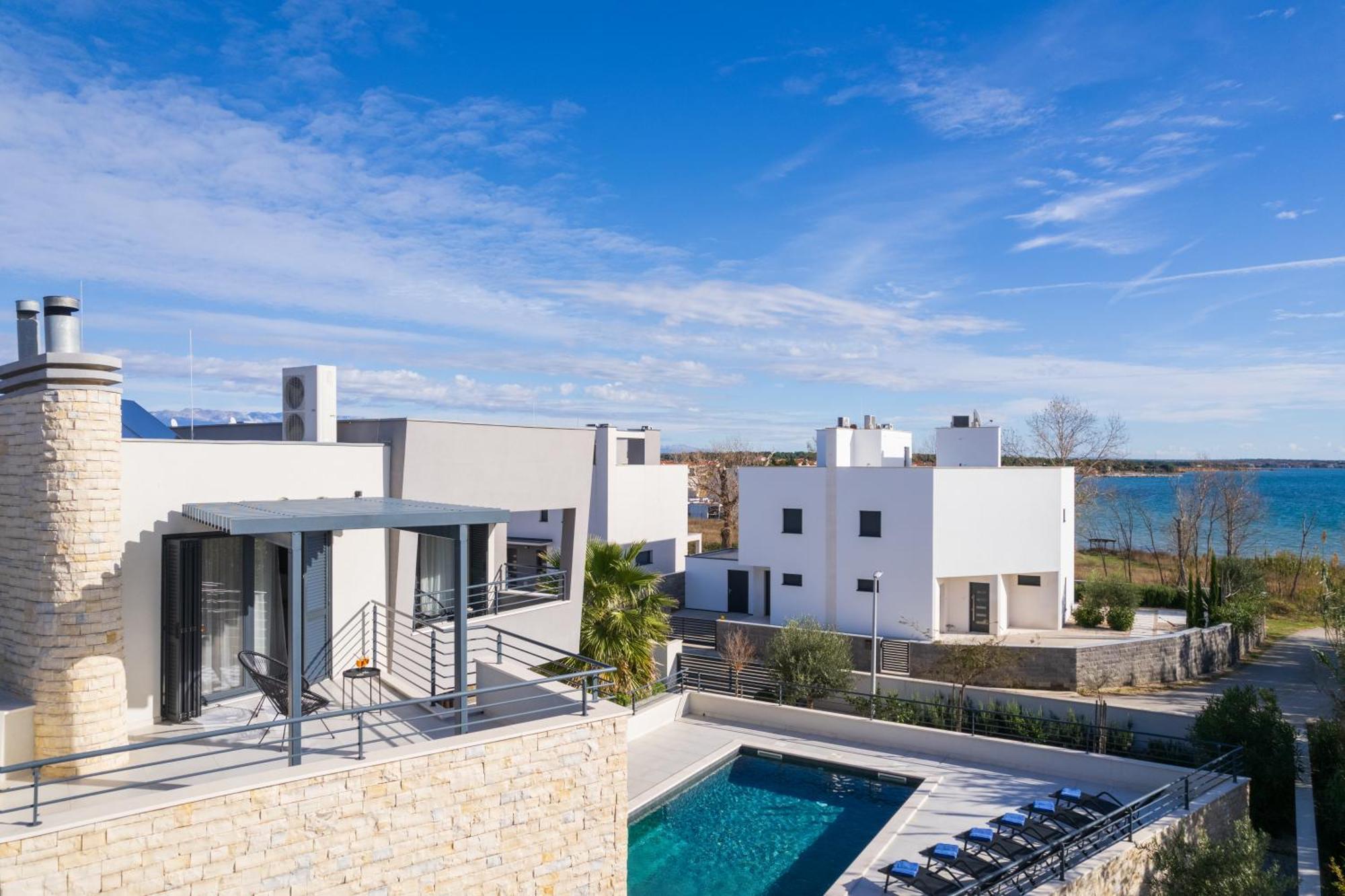 Villa Roca With Heated Pool And Sauna Привлака Екстериор снимка