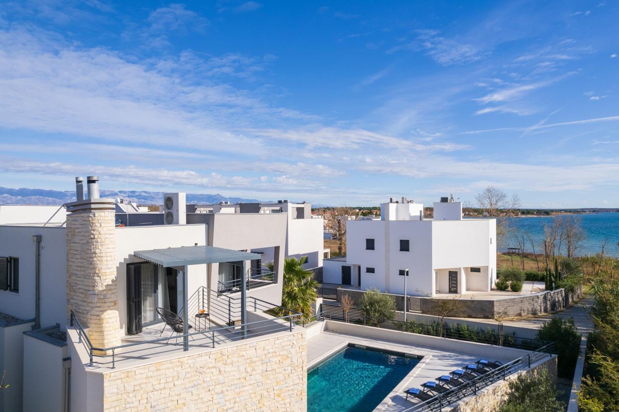 Villa Roca With Heated Pool And Sauna Привлака Екстериор снимка