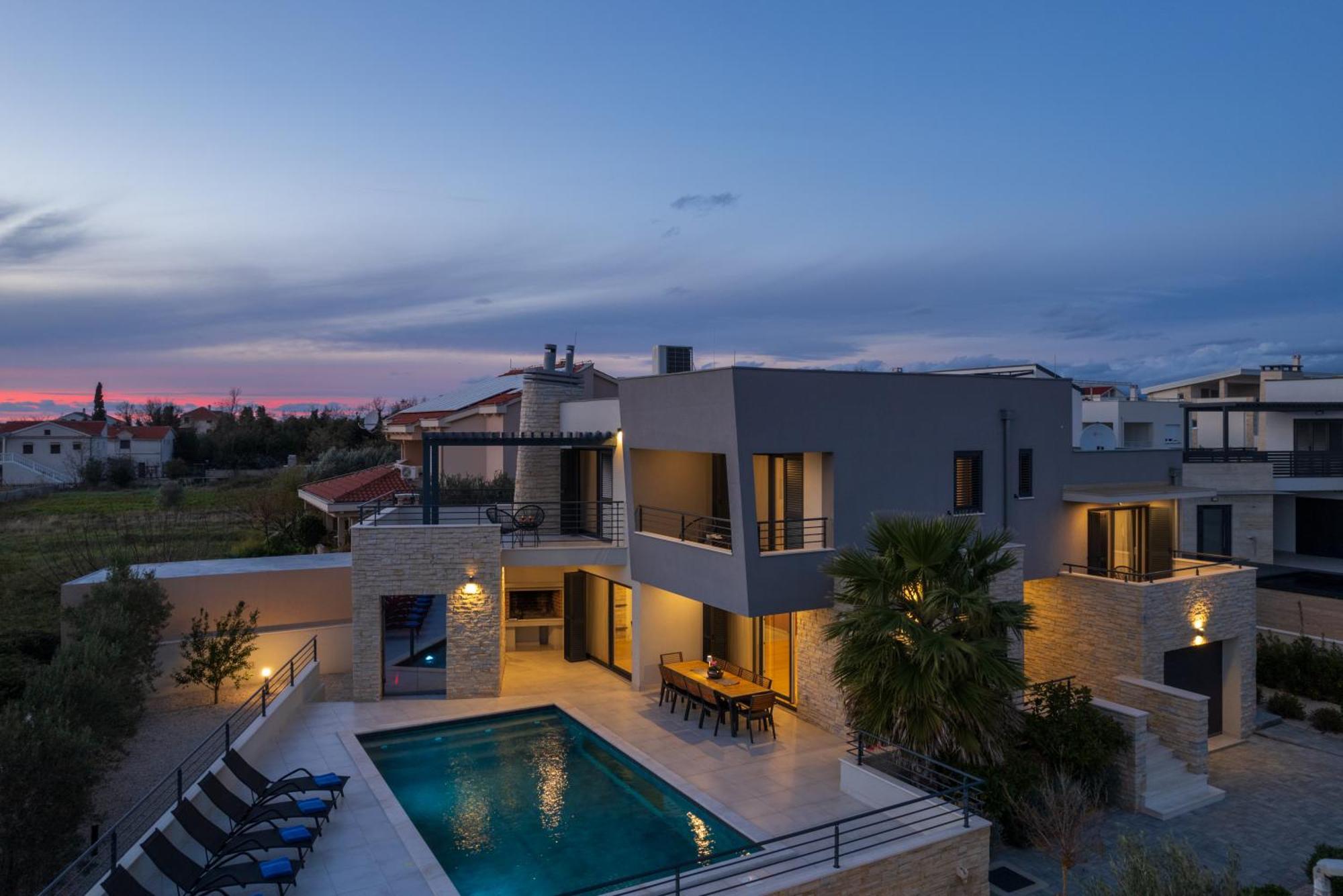 Villa Roca With Heated Pool And Sauna Привлака Екстериор снимка
