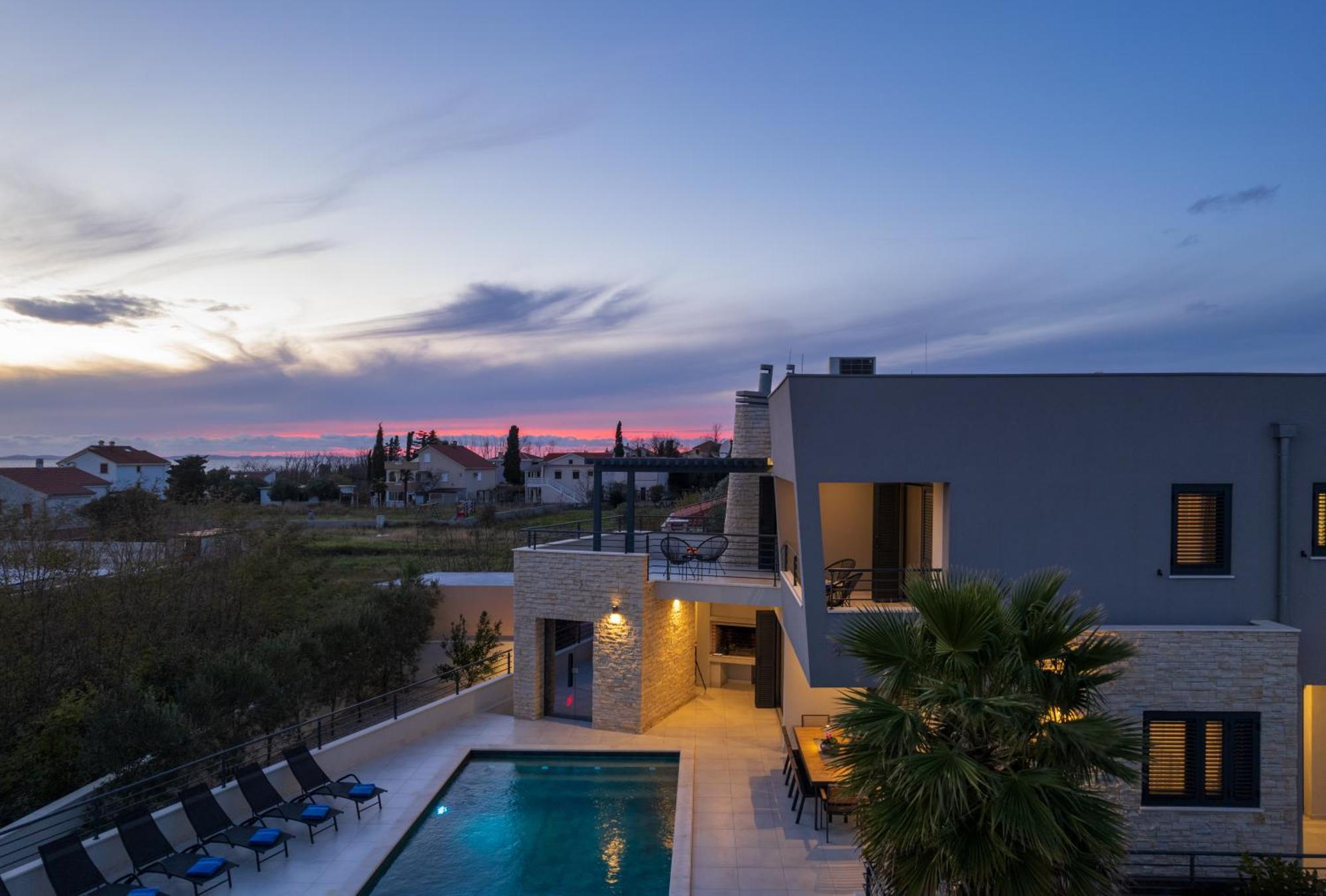 Villa Roca With Heated Pool And Sauna Привлака Екстериор снимка